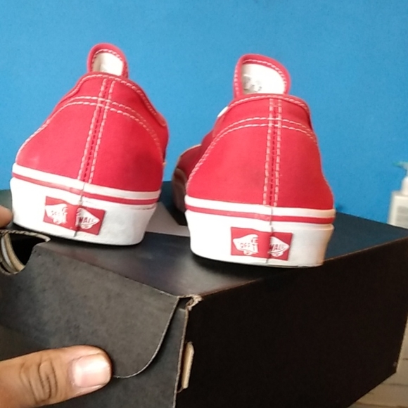 VANS - Picture 3 of 3